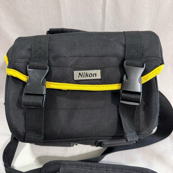 Nikon Camera Bag with Removable Padded Sections - Picture 1 of 15